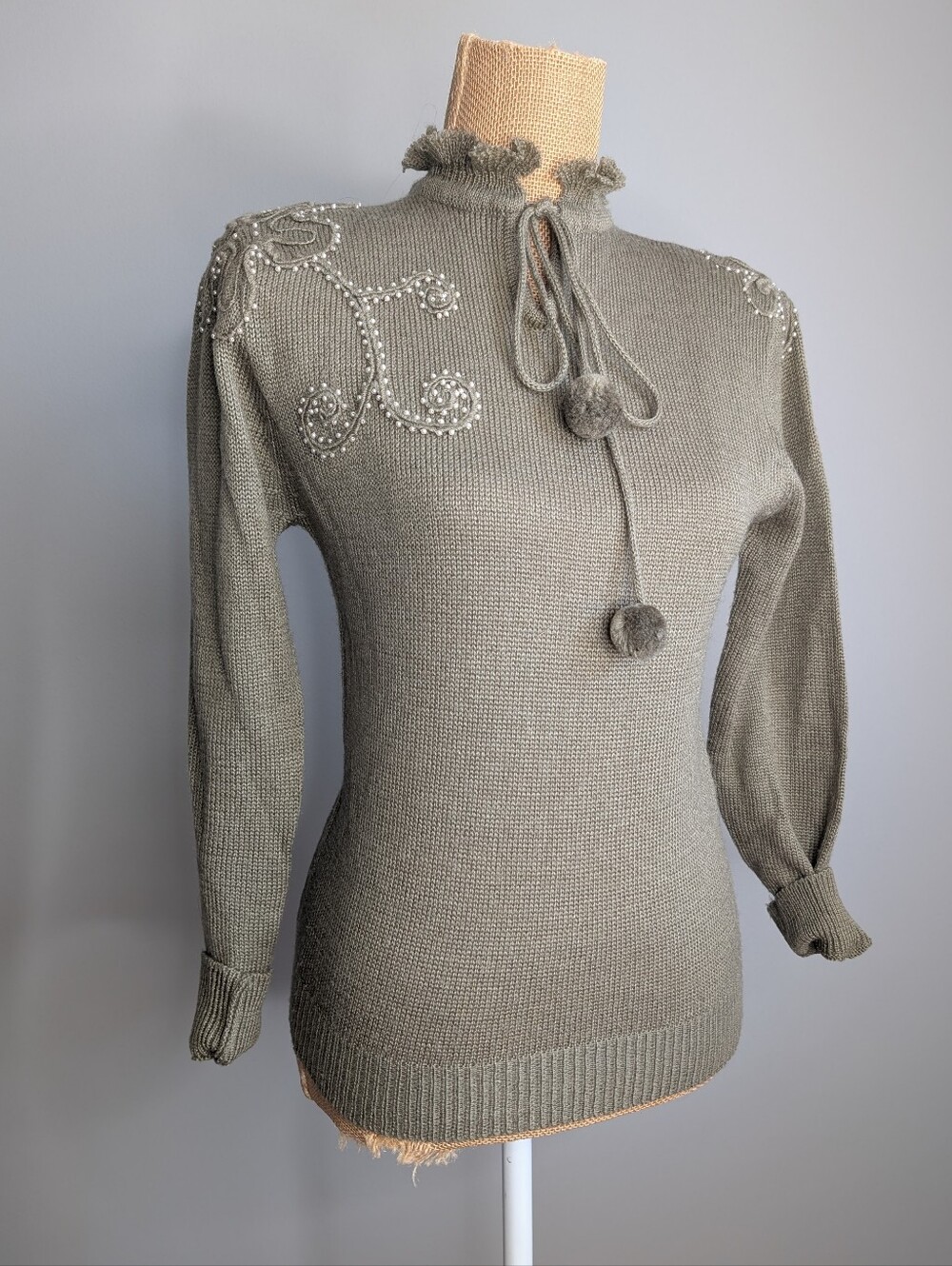 Vintage taupe pom-pom sweater